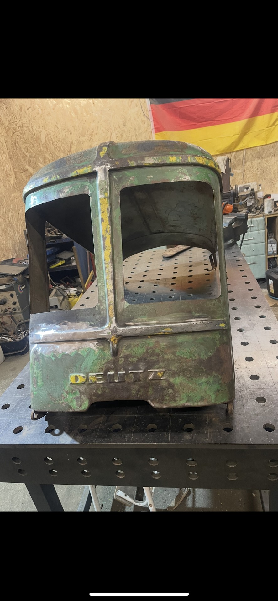 DEUTZ-Kühler vor der Restauration — rostig und beschädigt